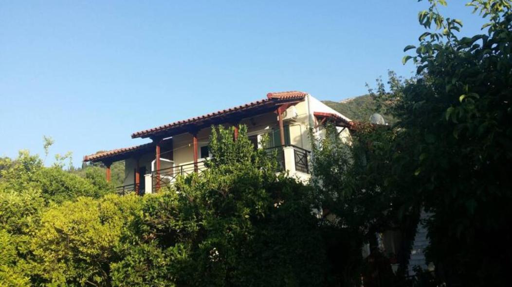Tholeto Apartments Агиос-Гордиос Экстерьер фото