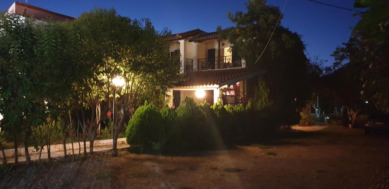Tholeto Apartments Агиос-Гордиос Экстерьер фото